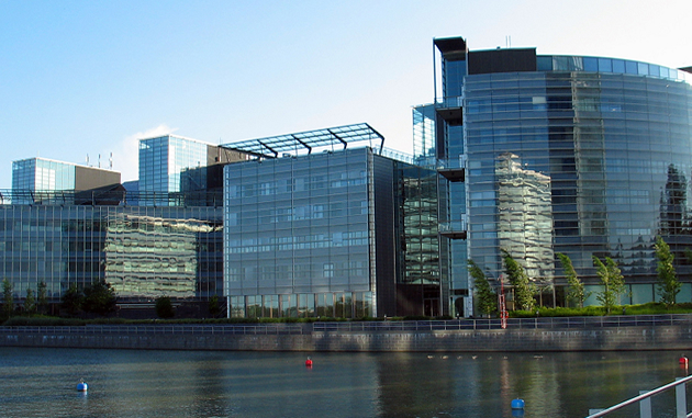 Nokia sells its headquarters, while NSN sells two more business units & closes German office