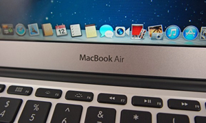 Apple MacBook Air 2013-06 closeup