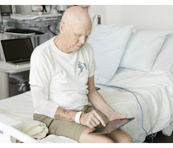 UCSD patient with iPad hospital apps