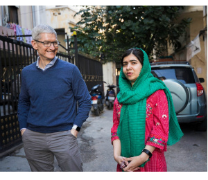 Apple Tim Cook Malala Yousafazi
