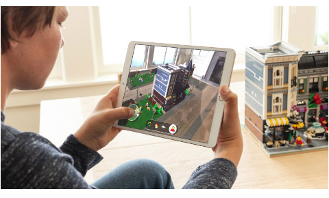 Apple iPad AR Lego app