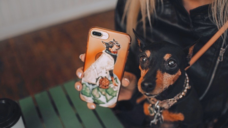 5 fun ways you can personalize your phone with art